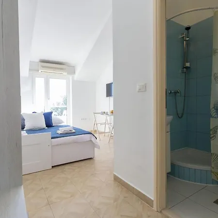 Blue View アパート